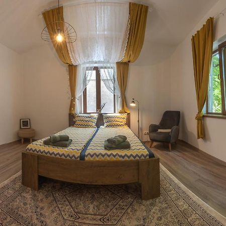 Linden House - A Lovely Apartment In Central Varna Exteriör bild