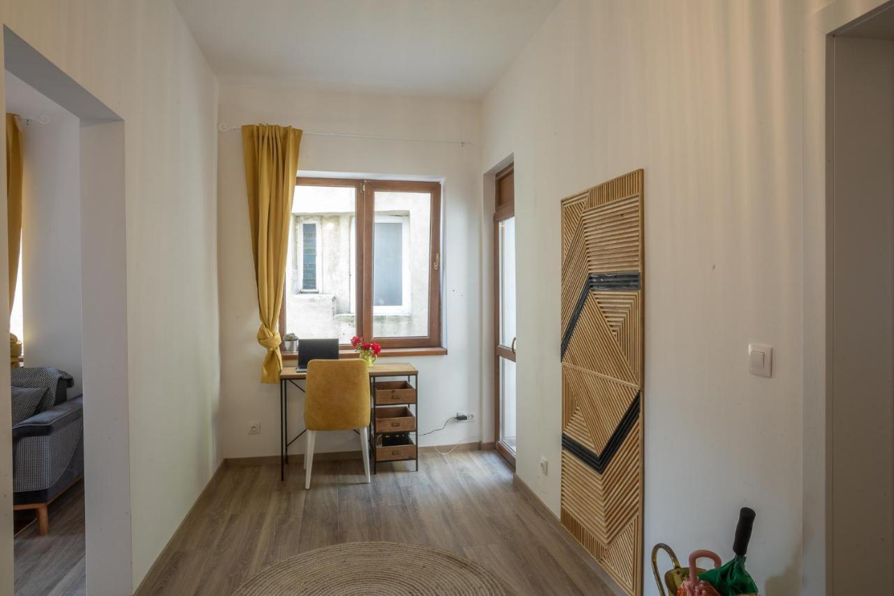 Linden House - A Lovely Apartment In Central Varna Exteriör bild
