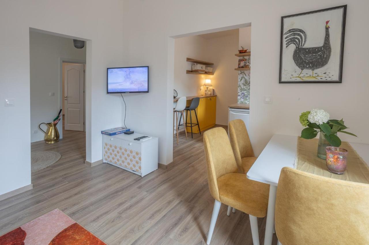 Linden House - A Lovely Apartment In Central Varna Exteriör bild