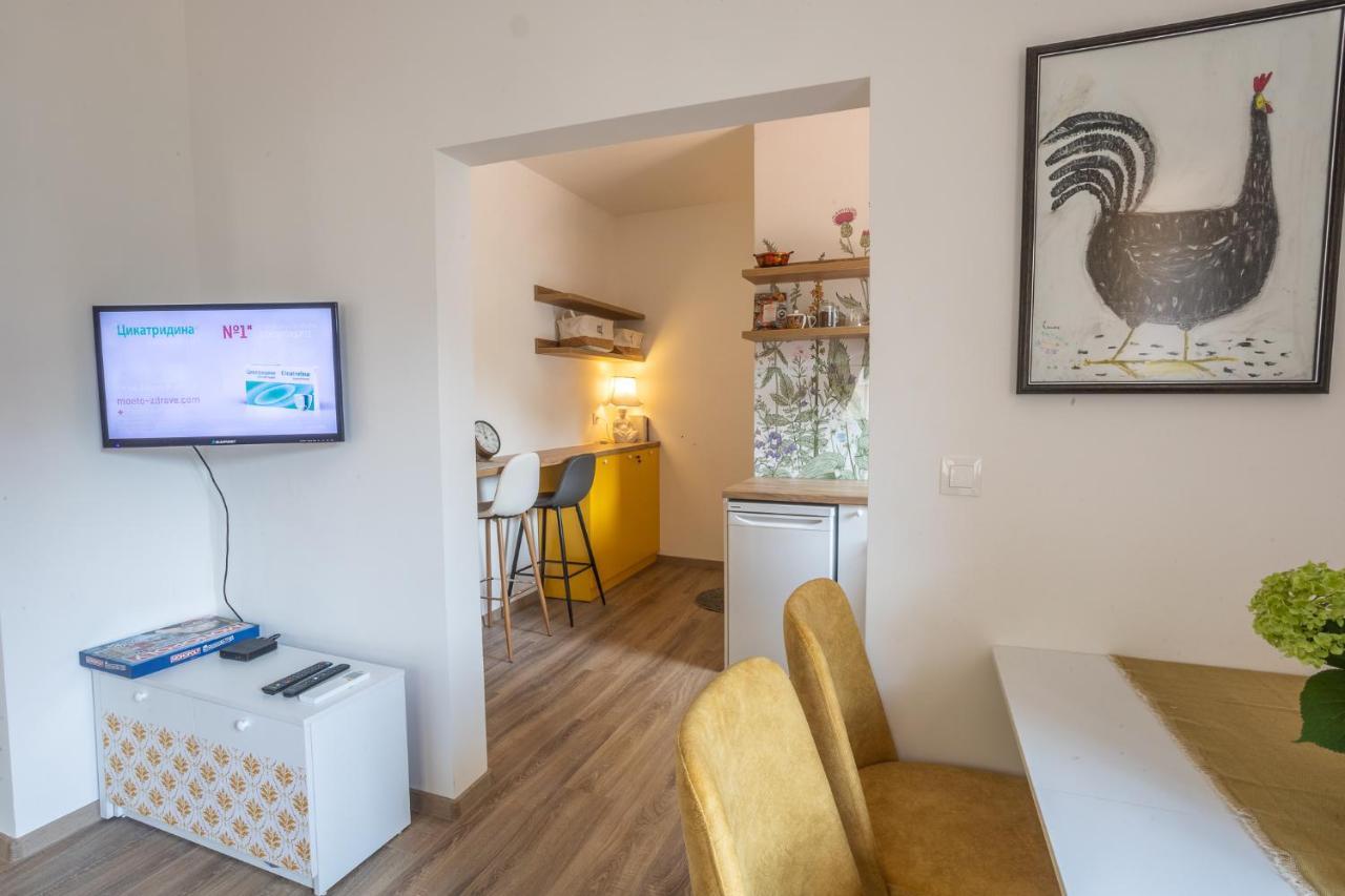Linden House - A Lovely Apartment In Central Varna Exteriör bild